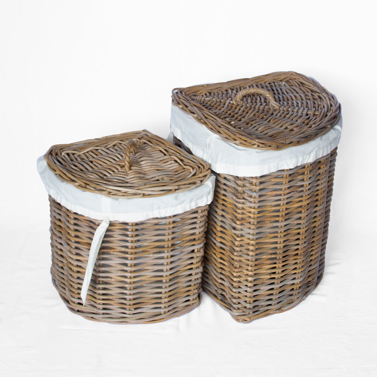 Rattan Corner Laundry Baskets with Lid and Inner Bag
